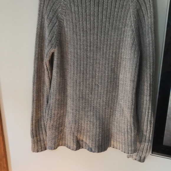Cozy gray high low hem sweater - Picture 5 of 6